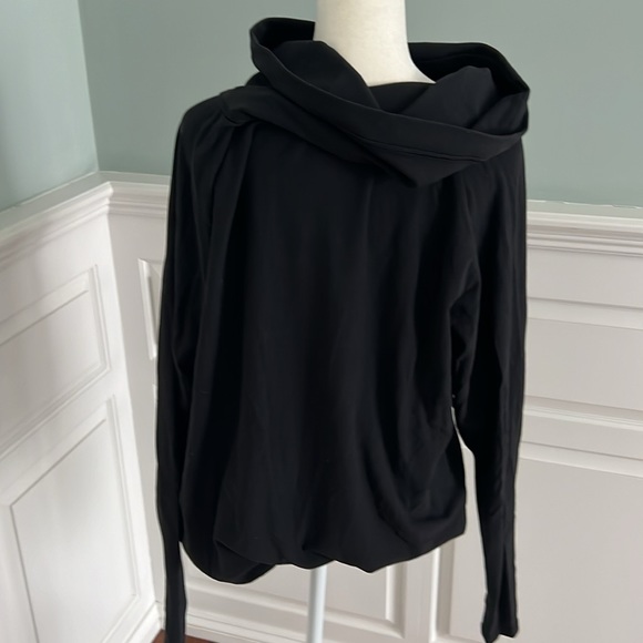 Lululemon relaxed neck top - Picture 3 of 6